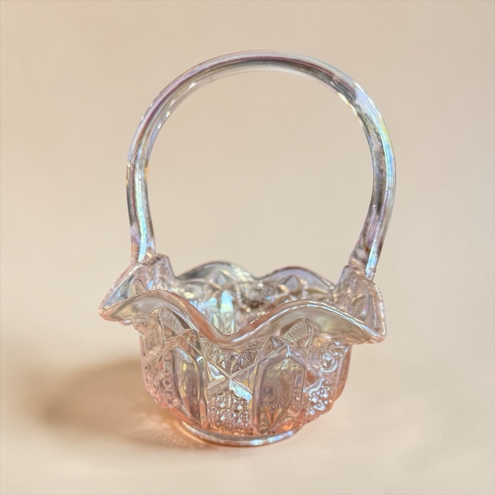 Vintage L.E. Smith Iridescent Pink Blush Glass Basket - Picture 4 of 6